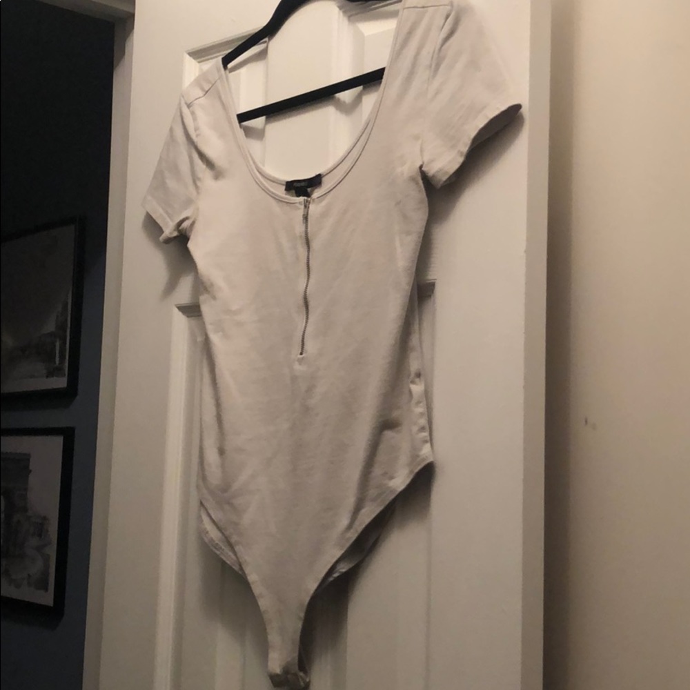 Short sleeve bodysuit